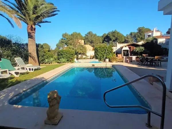 Casa independiente en calle Efaistos