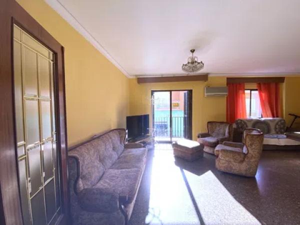 Piso en ronda de les Muralles