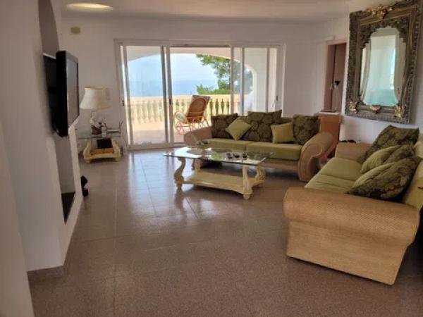 Chalet adosado en calle Galán de Nit