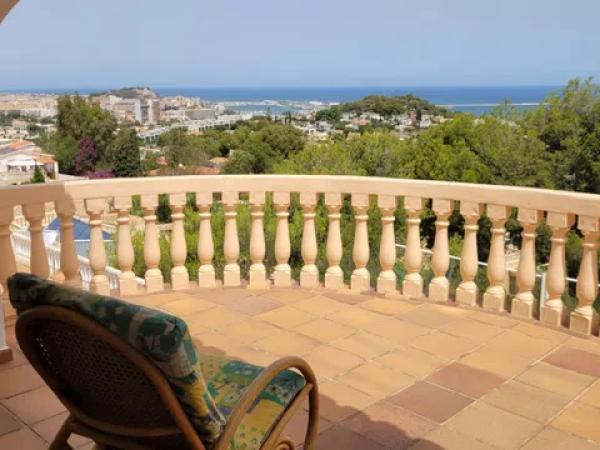 Chalet adosado en calle Galán de Nit