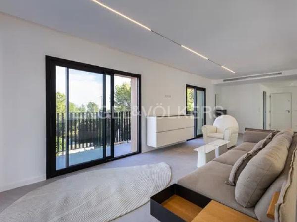 Casa independiente en calle Orquidia