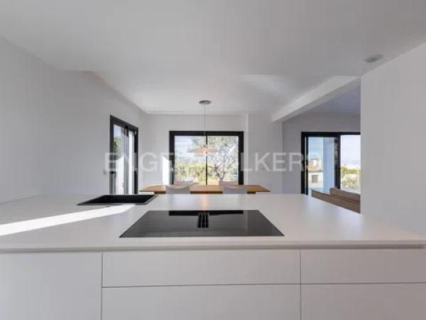 Casa independiente en calle Orquidia