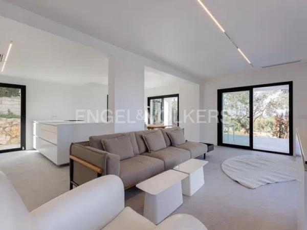 Casa independiente en calle Orquidia