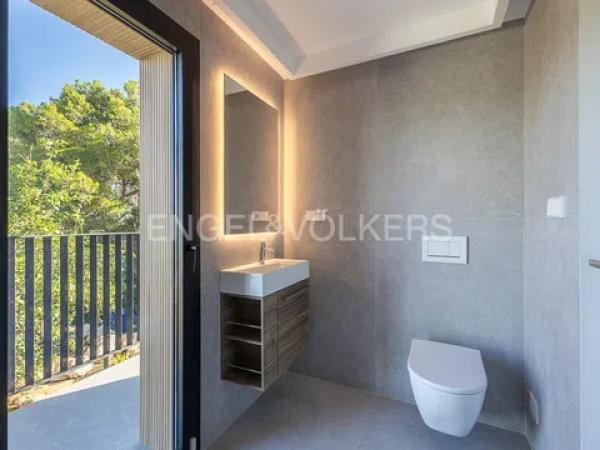 Casa independiente en calle Orquidia