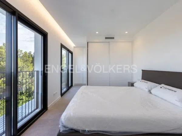 Casa independiente en calle Orquidia