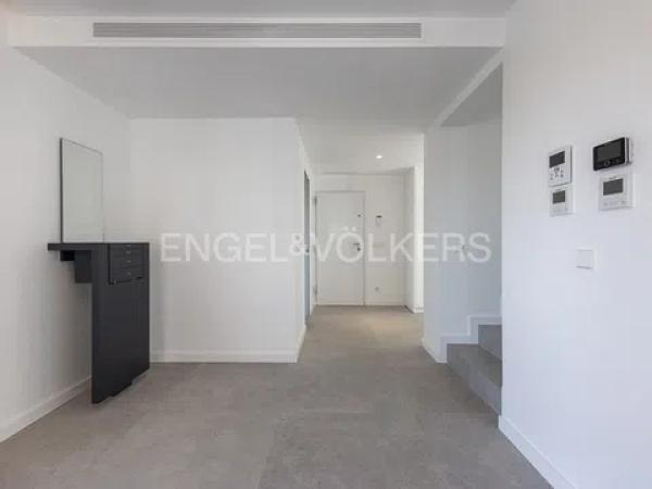 Casa independiente en calle Orquidia