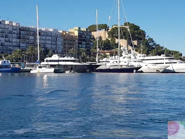 Casa independiente en calle Alberto Sentí