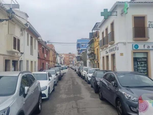 Casa independiente en calle Alberto Sentí