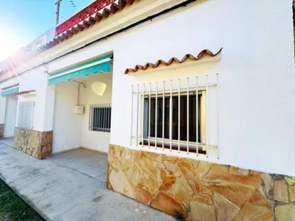 Chalet adosado en calle Riu Sec, 2