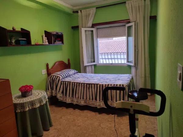 Casa independiente en calle de Gabriel Moreno, 16