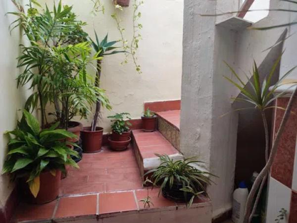 Casa independiente en calle de Gabriel Moreno, 16