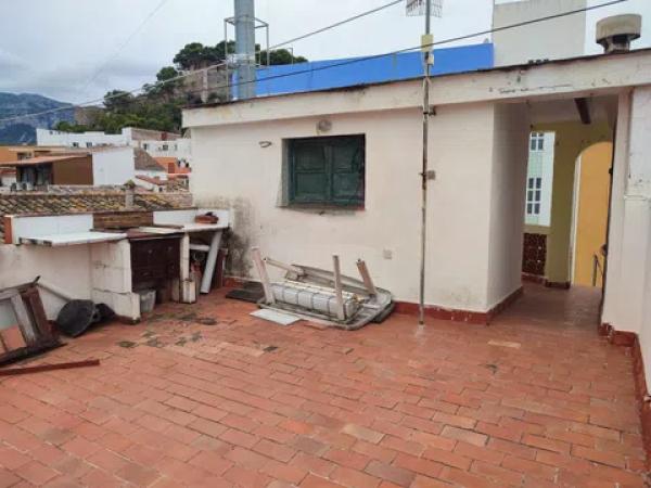 Casa independiente en calle de Gabriel Moreno, 16