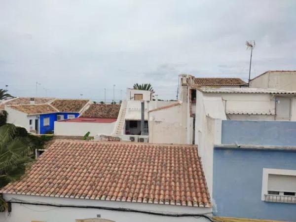 Casa independiente en calle de Gabriel Moreno, 16