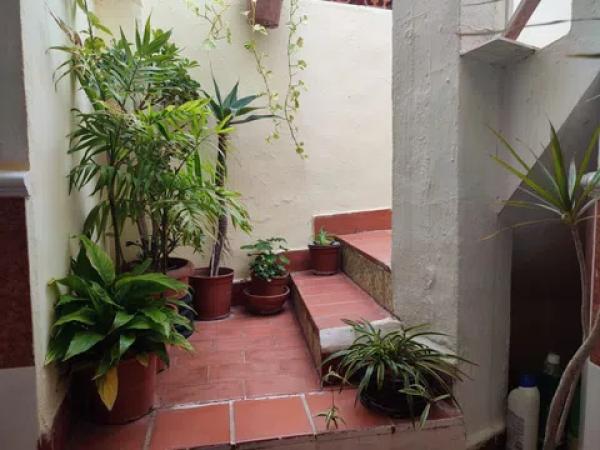 Casa independiente en calle de Gabriel Moreno, 16