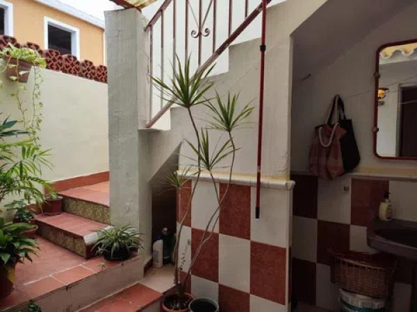 Casa independiente en calle de Gabriel Moreno, 16