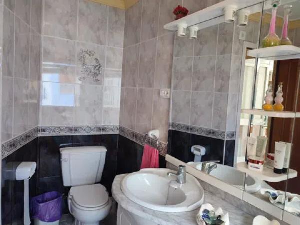 Casa independiente en calle de Gabriel Moreno, 16