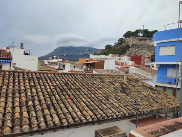 Casa independiente en calle de Gabriel Moreno, 16