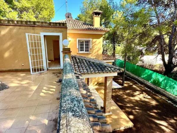 Casa independiente en camino Ample