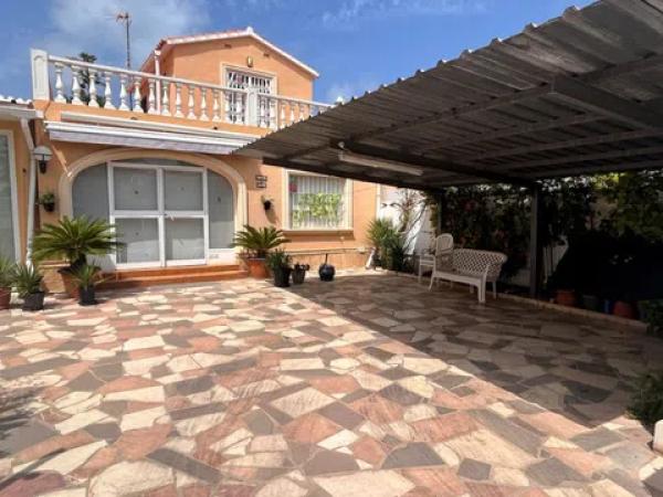 Chalet en Barrio Les Bassetes-El Marjal