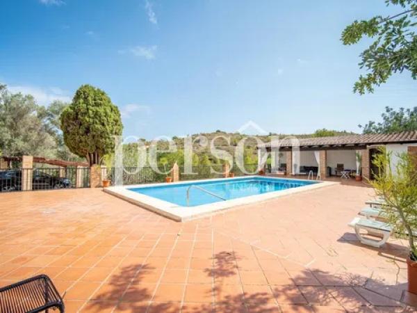 Casa independiente en calle Ametla