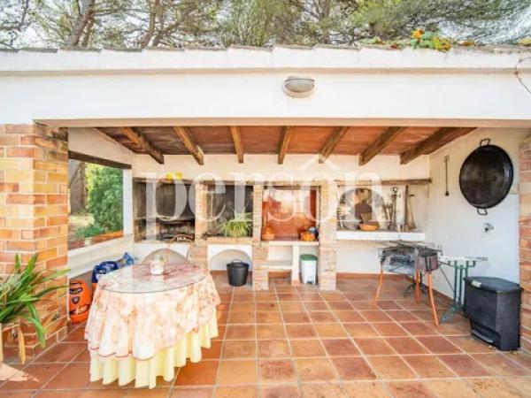 Casa independiente en calle Ametla