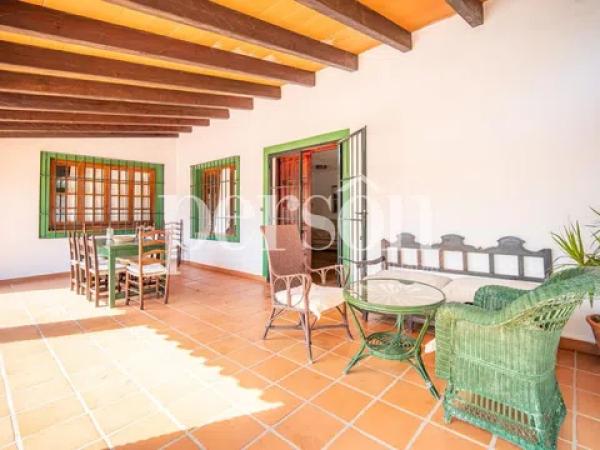 Casa independiente en calle Ametla