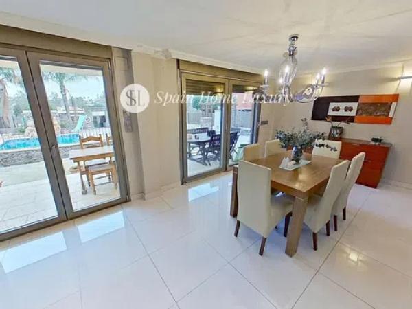 Casa independiente en camino Corral de Calafat