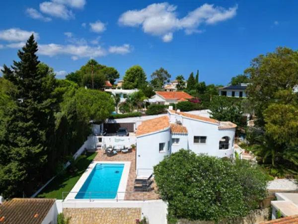 Casa independiente en calle Roure