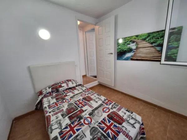 Chalet adosado en calle Atamant, 1