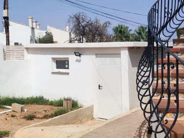 Chalet adosado en calle Teseu, 134