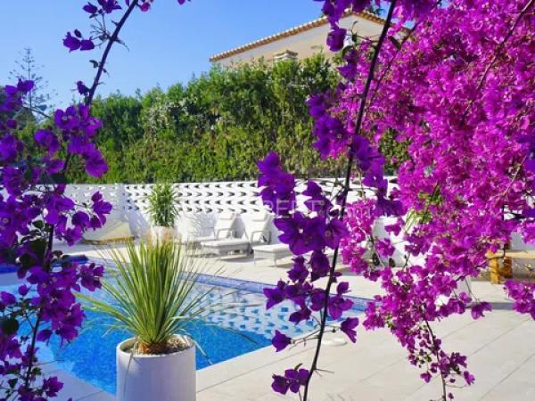 Casa independiente en calle Casiopea