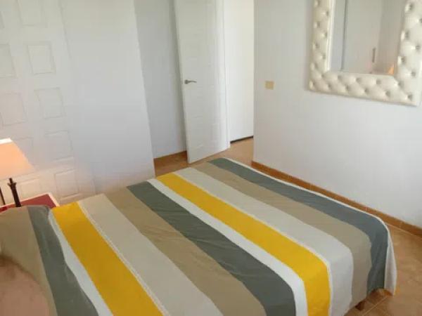 Chalet adosado en calle Atamant, 28