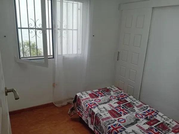 Chalet adosado en calle Atamant, 28