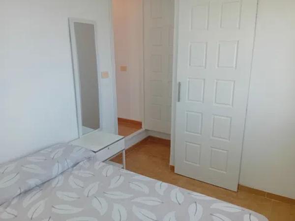 Chalet adosado en calle Atamant, 28