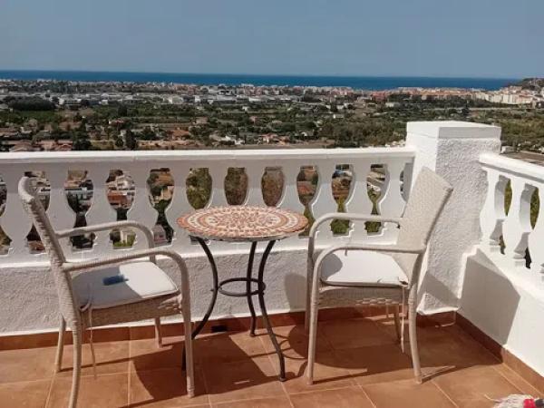 Chalet adosado en calle Atamant, 28