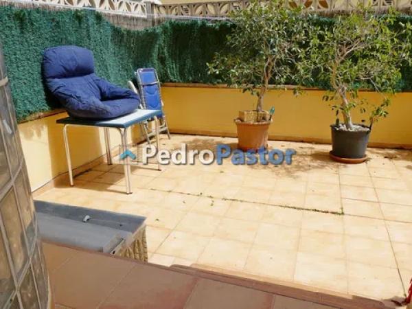 Chalet adosado en calle de Miraflor