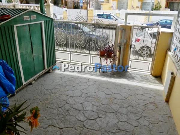 Chalet adosado en calle de Miraflor