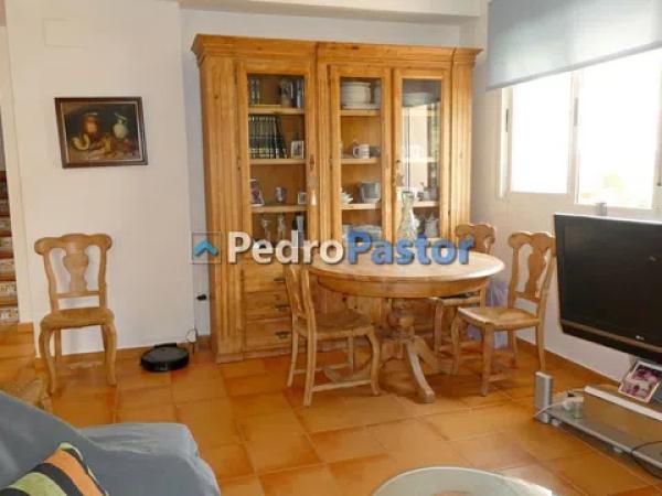 Chalet adosado en calle de Miraflor