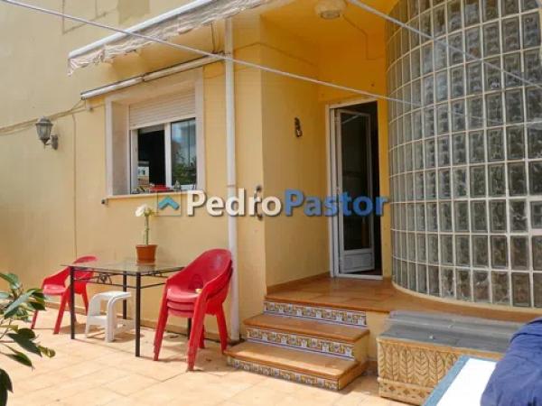 Chalet adosado en calle de Miraflor