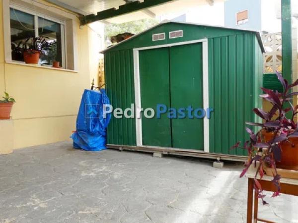 Chalet adosado en calle de Miraflor