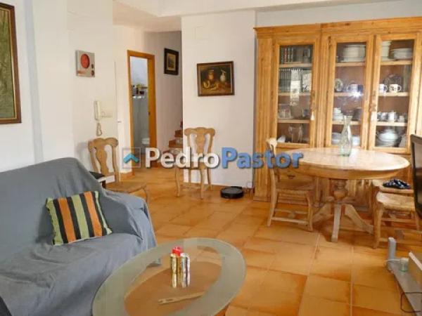 Chalet adosado en calle de Miraflor