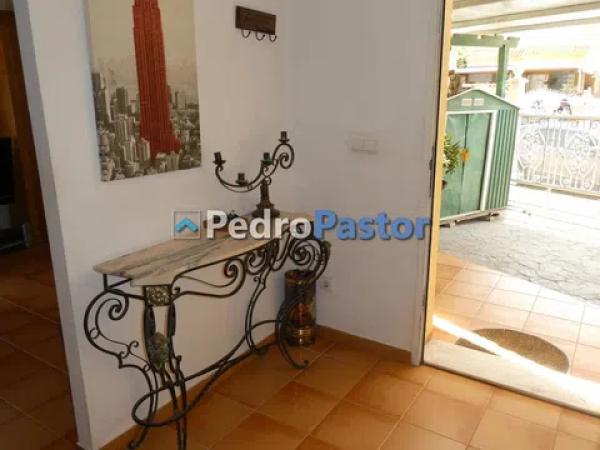 Chalet adosado en calle de Miraflor