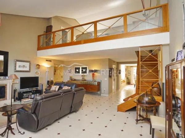 Dúplex en calle Consolat del Mar