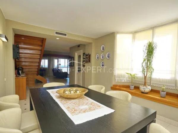 Dúplex en calle Consolat del Mar