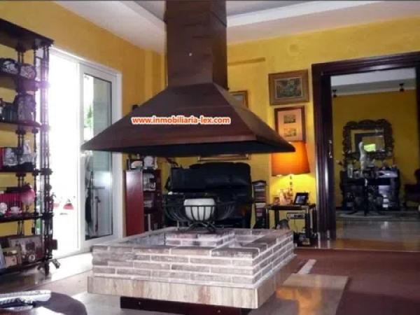 Casa independiente en calle Jacint