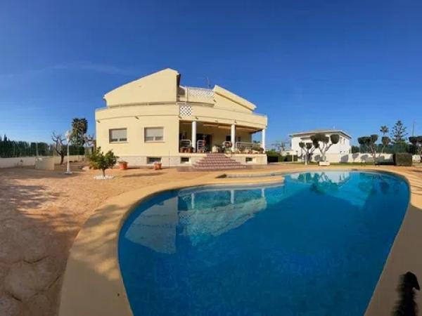 Chalet en La Pedrera-Vessanes