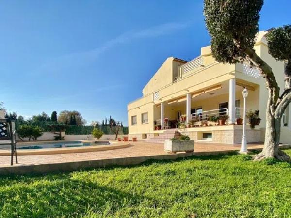 Chalet en La Pedrera-Vessanes