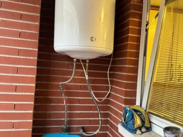 Piso en calle Turia, 4