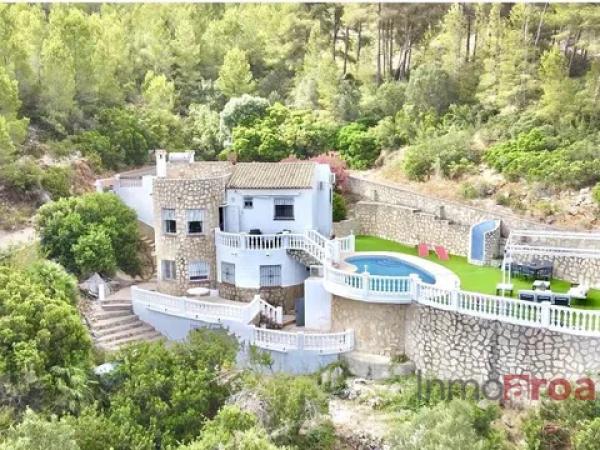 Casa independiente en calle de Learco