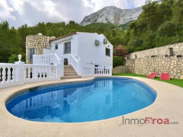 Casa independiente en calle de Learco